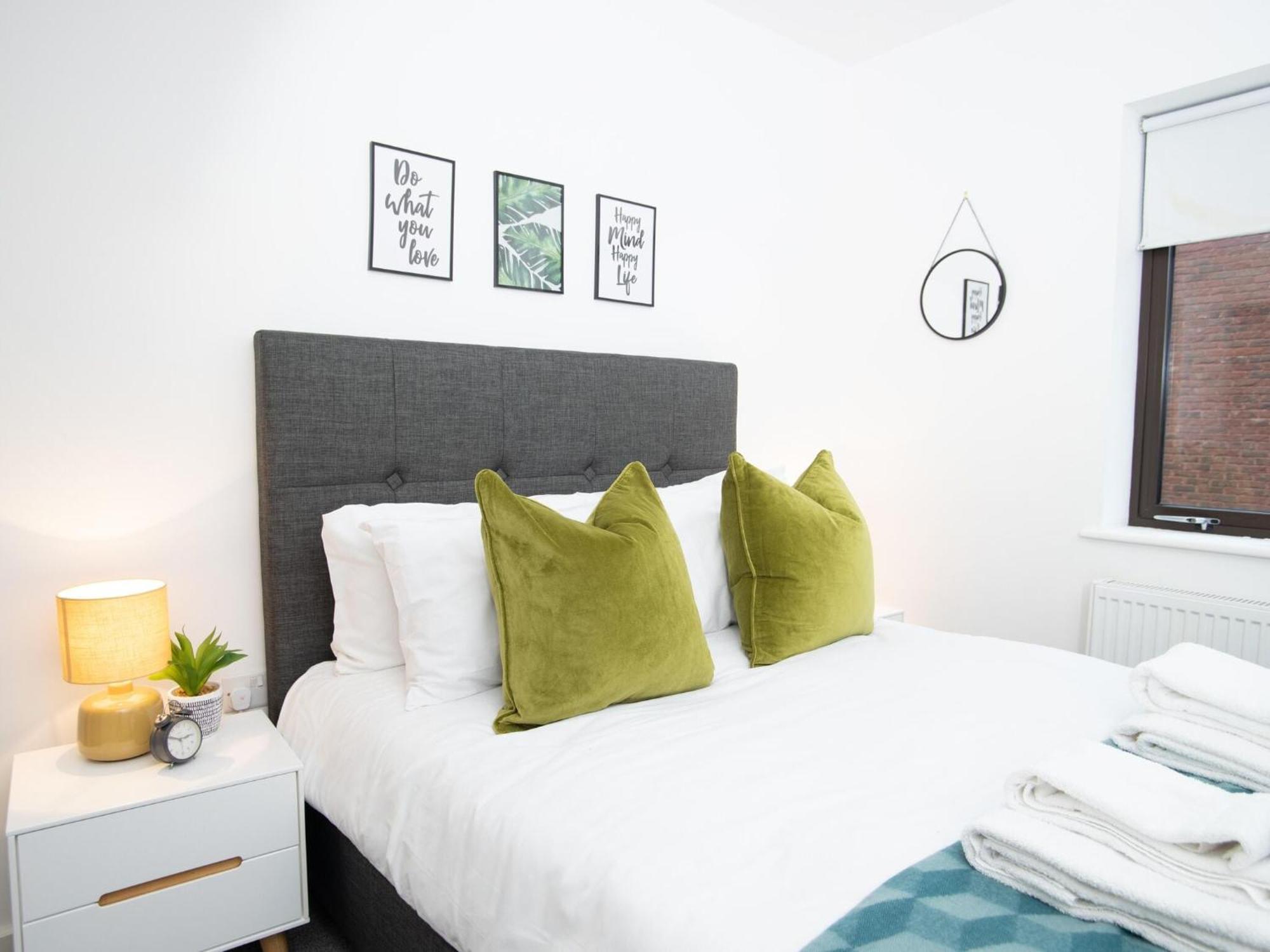 Pembroke House Apartments Exeter For Families Business Relocation Free Parking Exteriör bild