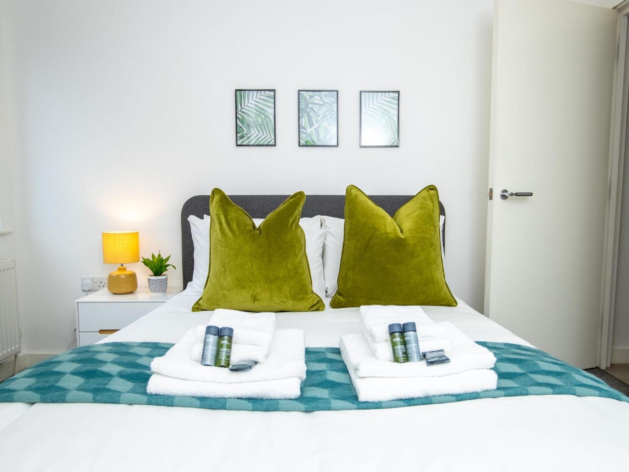 Pembroke House Apartments Exeter For Families Business Relocation Free Parking Exteriör bild