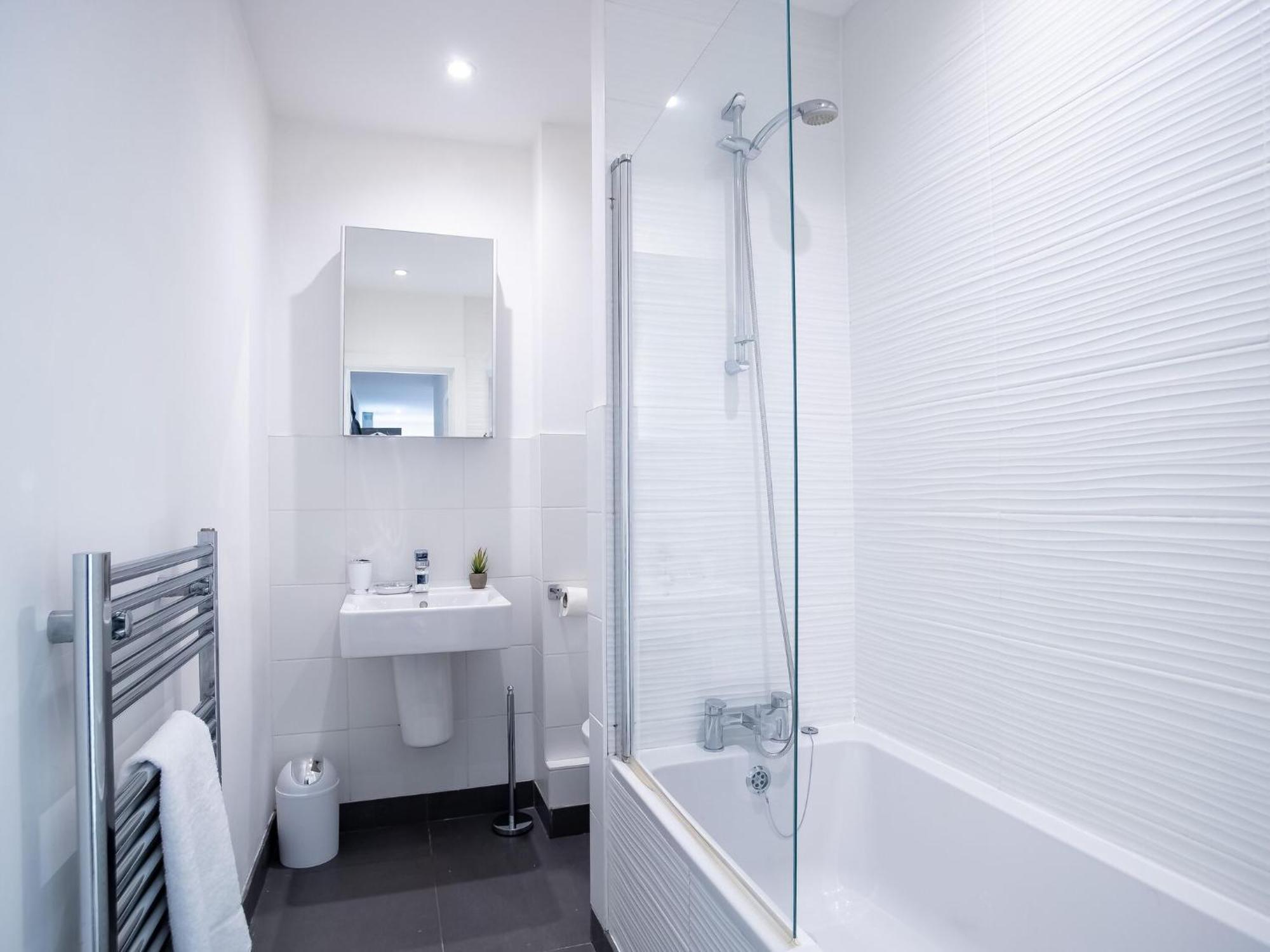 Pembroke House Apartments Exeter For Families Business Relocation Free Parking Exteriör bild
