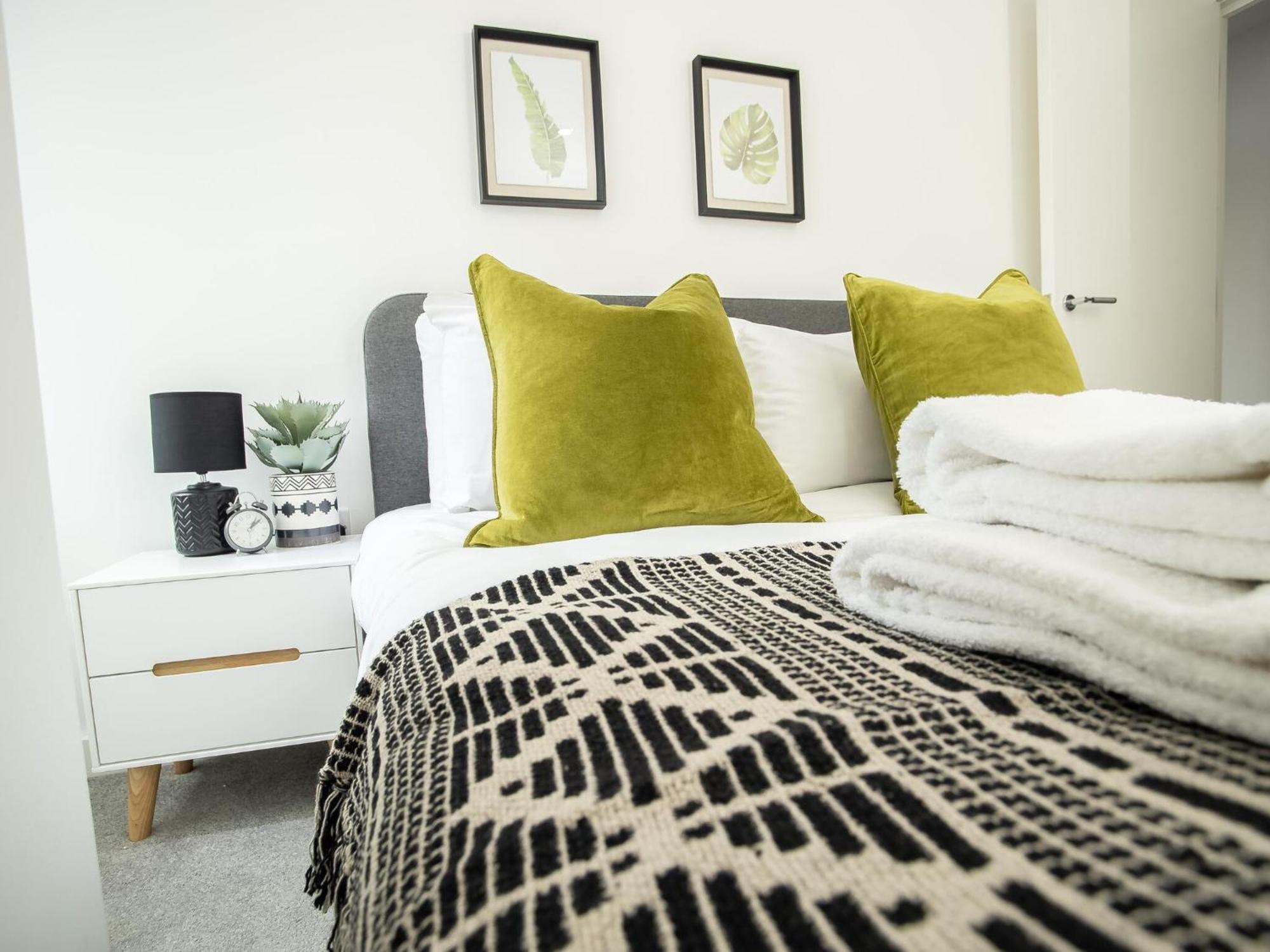 Pembroke House Apartments Exeter For Families Business Relocation Free Parking Exteriör bild